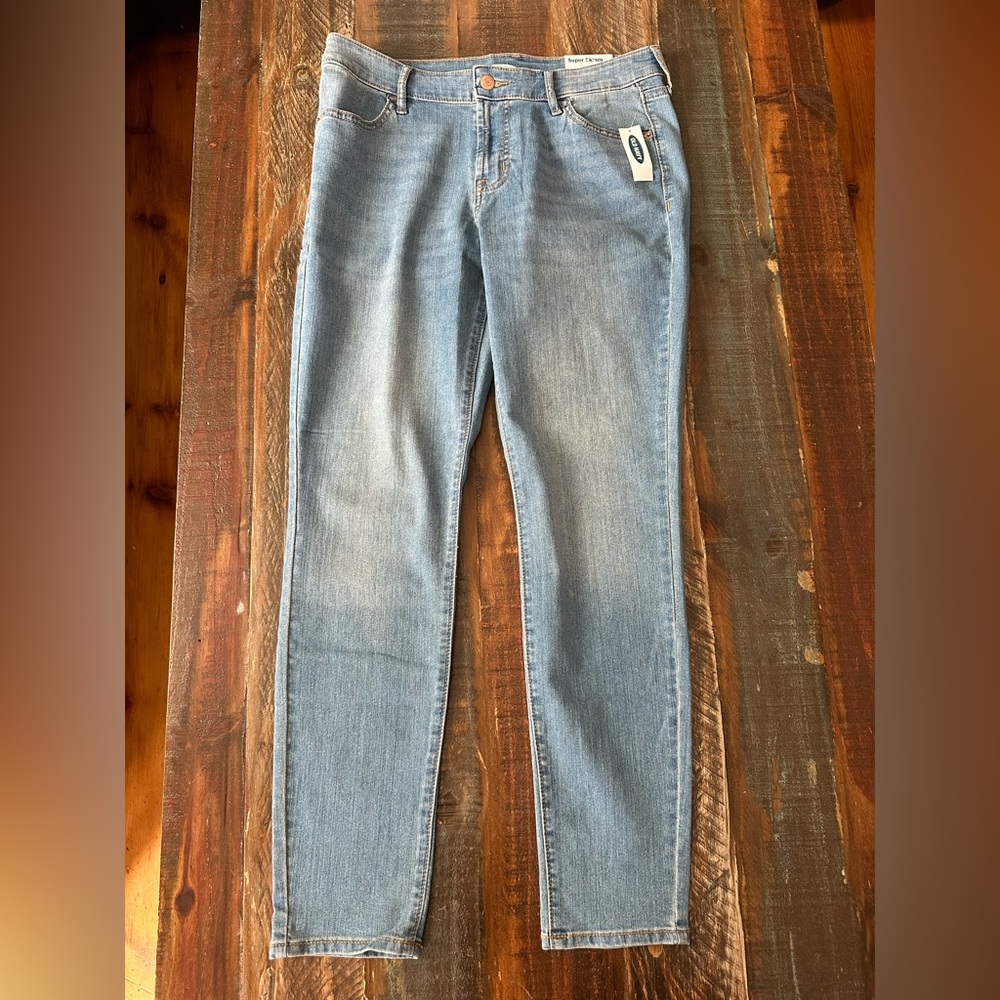 NWT Old Navy Women's 10 Blue Jeans Mid-Rise Super Skinny Light Wash